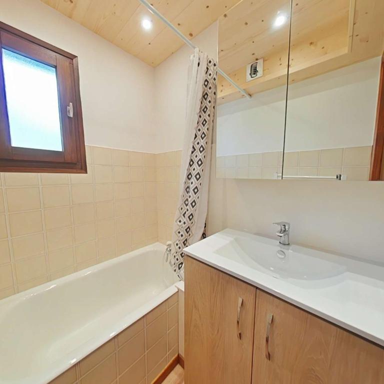 Le Grand-Bornand : Studio cabine, au pied des pistes, 5 couchages - FR-1-241-15 - Studio - 9