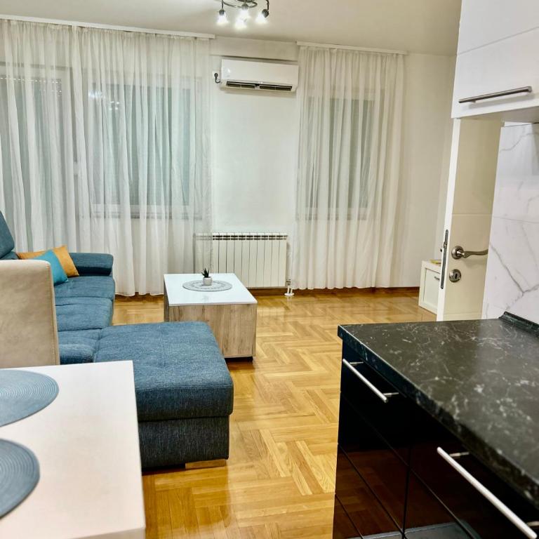 Centrum Apartman - Two-Bedroom Apartment - 11