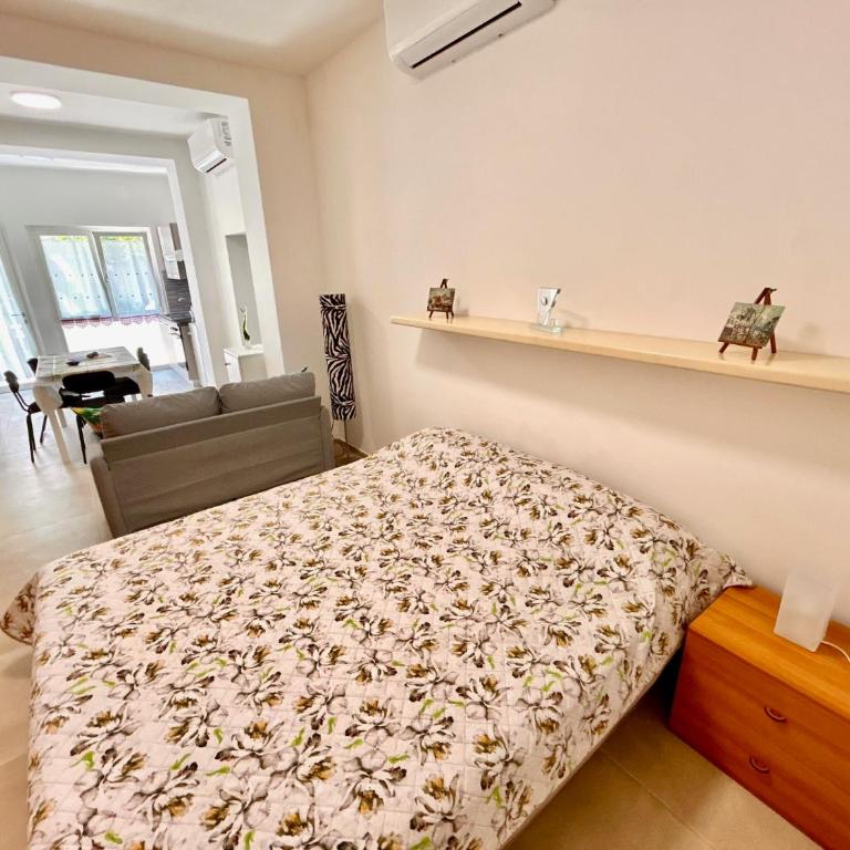 Mono Limone sx con corte, posto auto ed aria condizionata vicino al mare - Appartamento con 1 Camera da Letto - 9