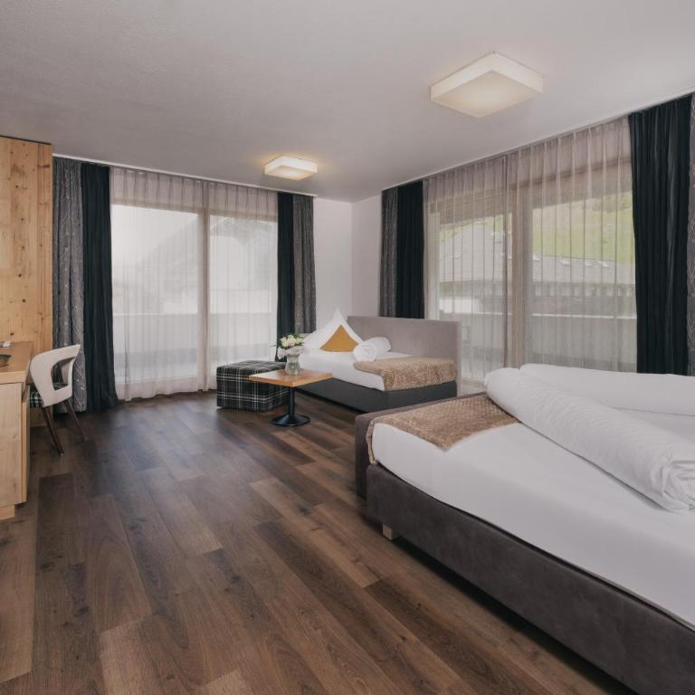 Hotel Ferienglück - Dreibettzimmer mit Balkon - 2