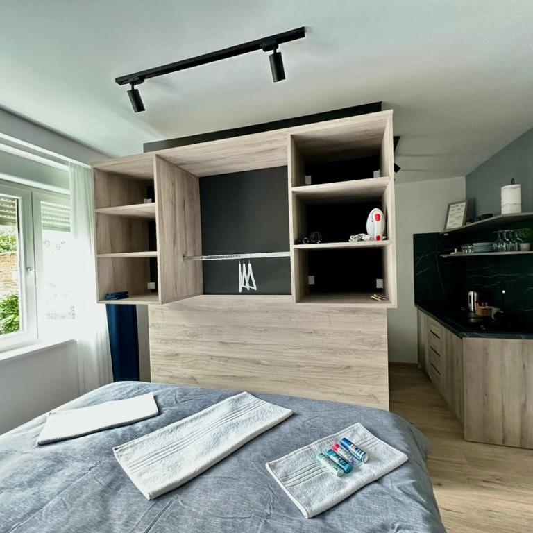 Lux Apartments NK - Old Town - Studio Apartment with King Bed - 35