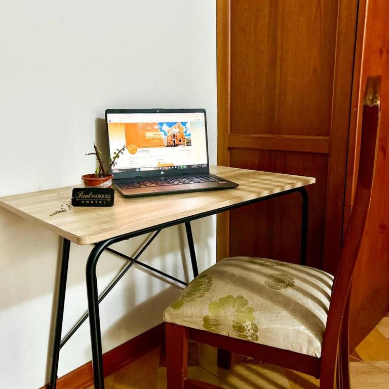 REAL MARQUEZ - Habitación Doble - 2 camas - 6