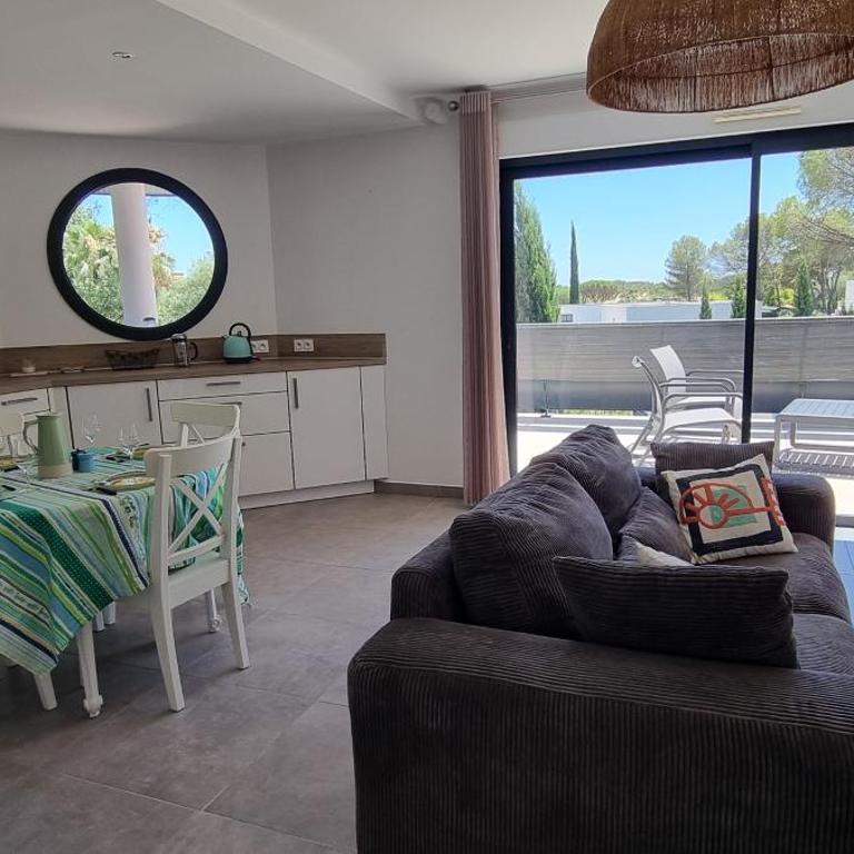 Superbe appartement pour 4, climatisé, piscine et garage - Apartment mit 2 Schlafzimmern - 7