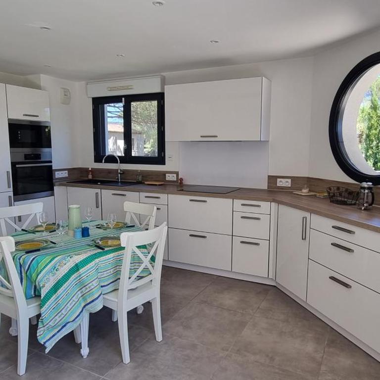 Superbe appartement pour 4, climatisé, piscine et garage - Apartment mit 2 Schlafzimmern - 8