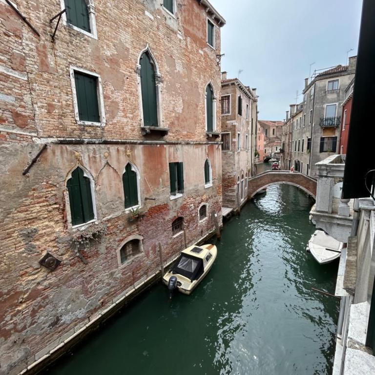 Bed and Breakfast Querini San Marco - Camera Matrimoniale Deluxe con Balcone - 6