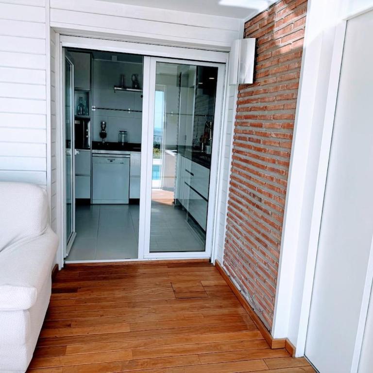 House with sea views and swimming pool - Villa - 45