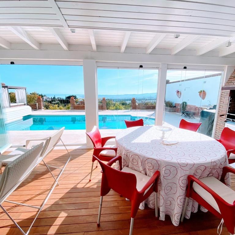 House with sea views and swimming pool - Villa - 5