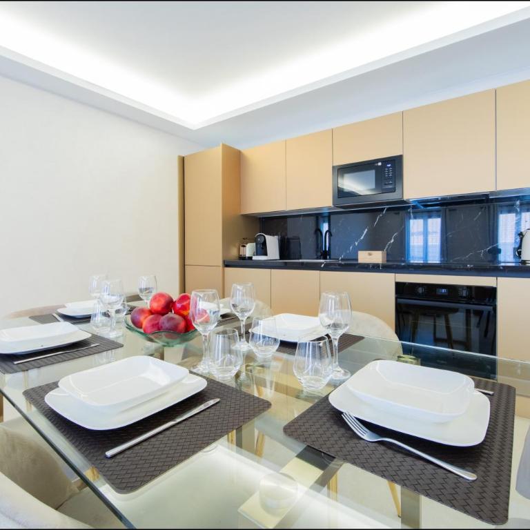 Hôtel Particulier Marceau - Central Cannes - New - Walk to La Croisette - ALPHA - Three-Bedroom Suite with balcony - 9