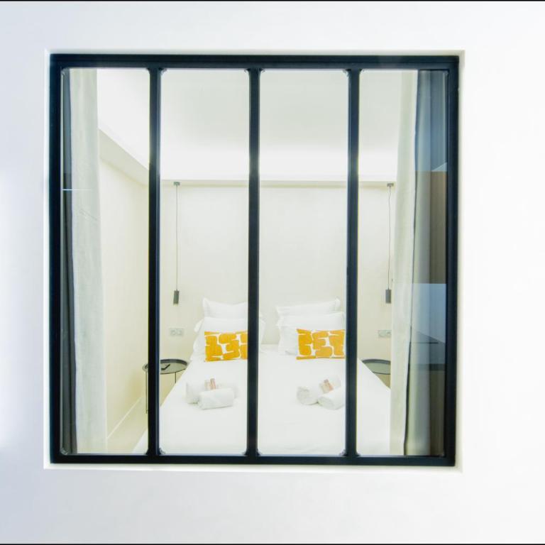 Hôtel Particulier Marceau - Central Cannes - New - Walk to La Croisette - ALPHA - Three-Bedroom Suite with balcony - 24