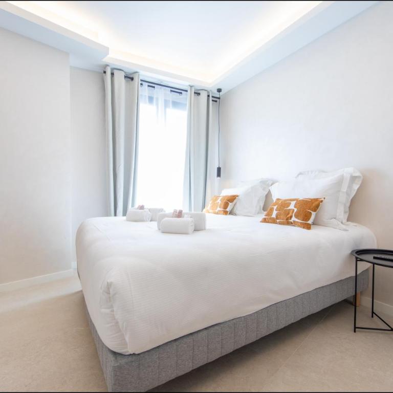 Hôtel Particulier Marceau - Central Cannes - New - Walk to La Croisette - ALPHA - Three-Bedroom Suite with balcony - 21