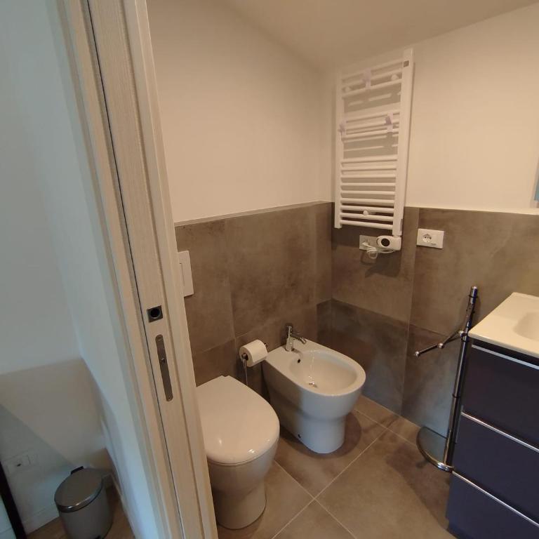 Affittacamere il Ciliegio - Camera Matrimoniale/Doppia con Letti Singoli con Bagno Privato - 5