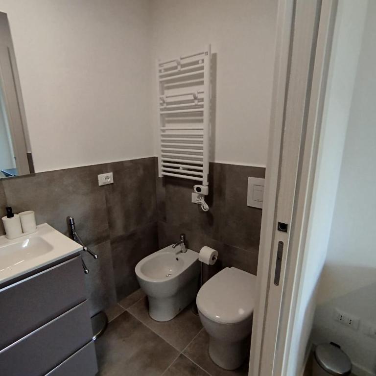 Affittacamere il Ciliegio - Camera Matrimoniale/Doppia con Letti Singoli con Bagno Privato - 8