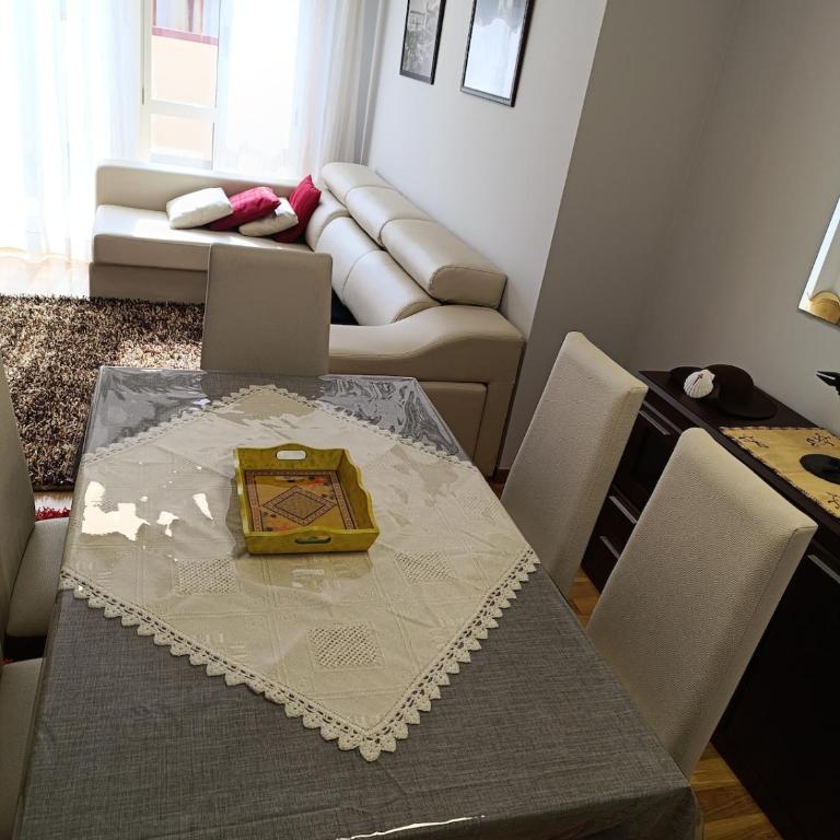 Piso Veteris - Three-Bedroom Apartment - 1