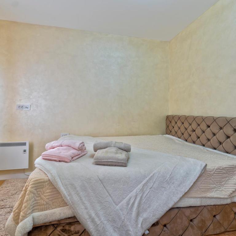 Balkan 7 - One-Bedroom Apartment - 4
