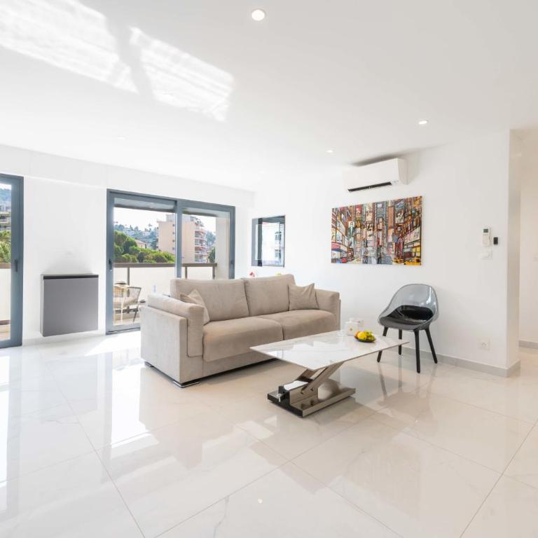 Central 1-Br with Balcony Rue dAntibes Cannes - Apartment - 4