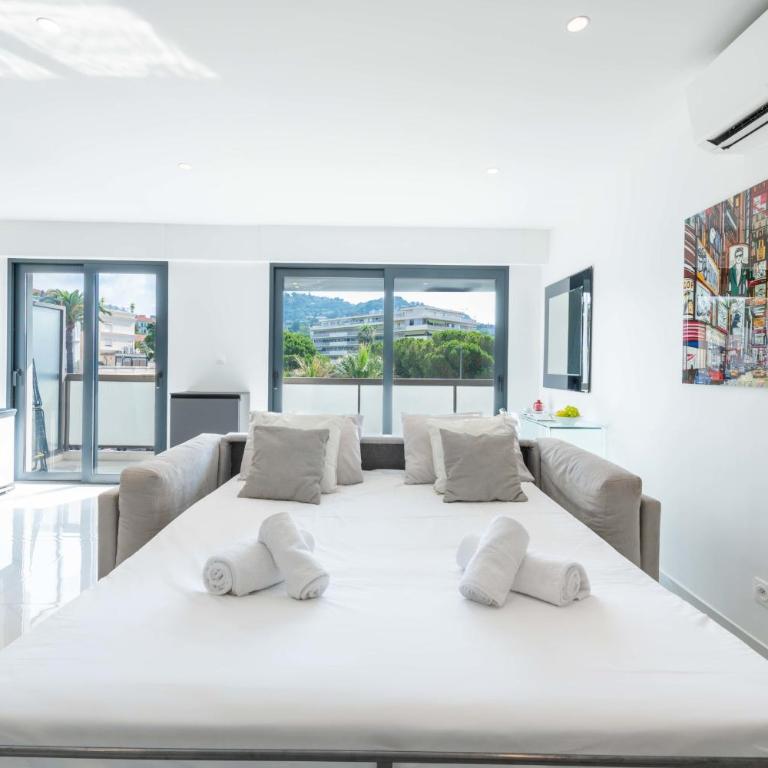 Central 1-Br with Balcony Rue dAntibes Cannes - Apartment - 25