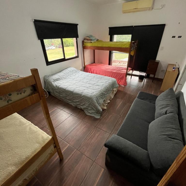 Quinta con pileta y cancha de FB - Casa con 1 dormitorio - 11