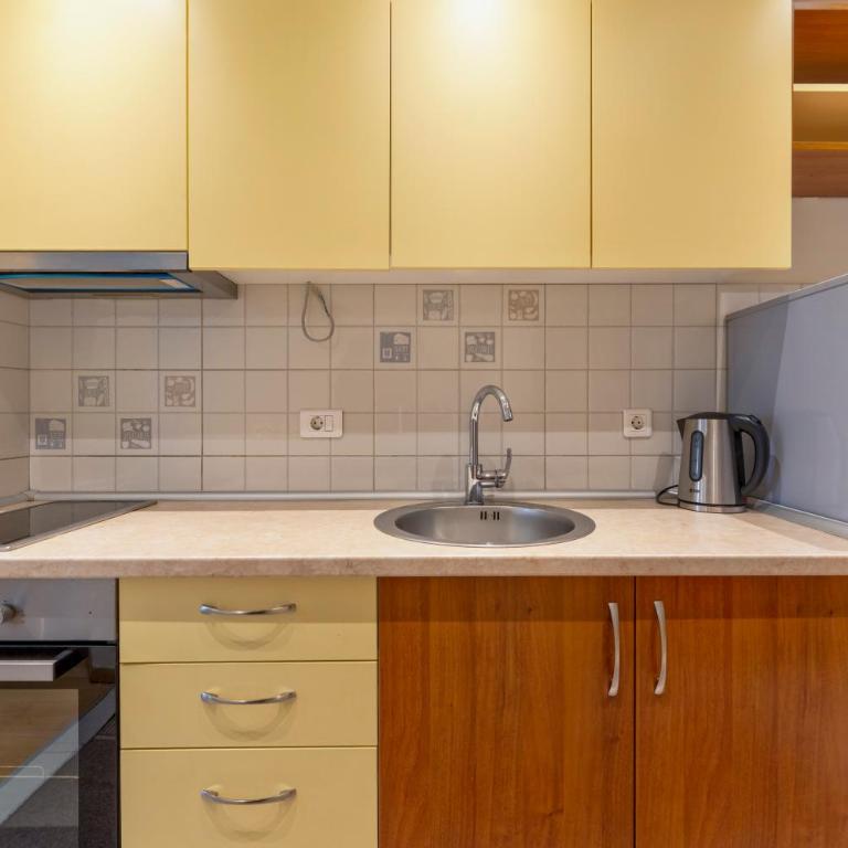 Kalman Dunja - One-Bedroom Apartment - 8