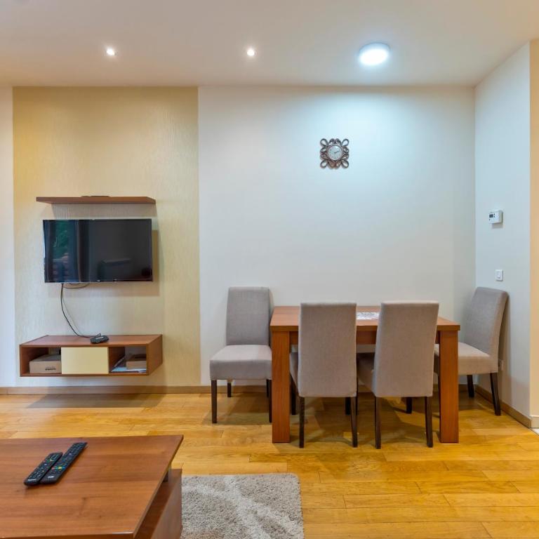 Kalman Dunja - One-Bedroom Apartment - 11