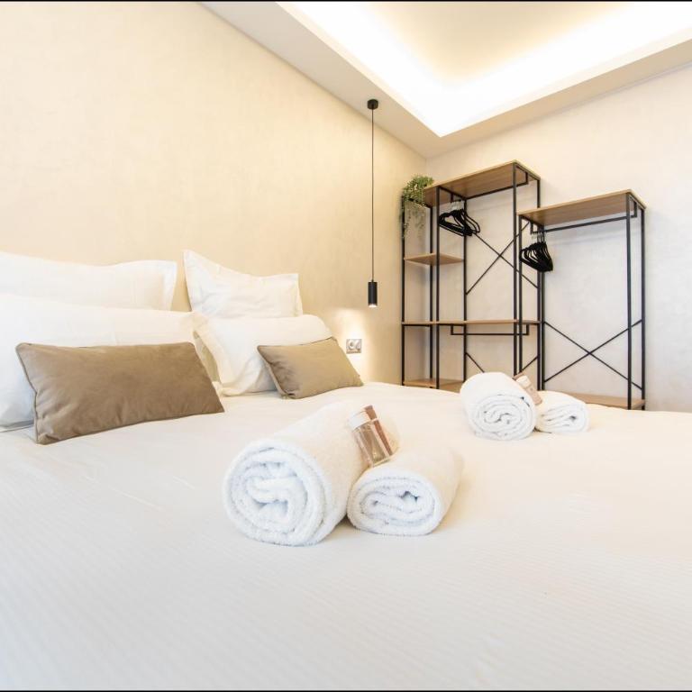 Hôtel Particulier Marceau - Central Cannes - New - Walk to La Croisette - DELTA - Four-Bedroom Suite with balcony - 9