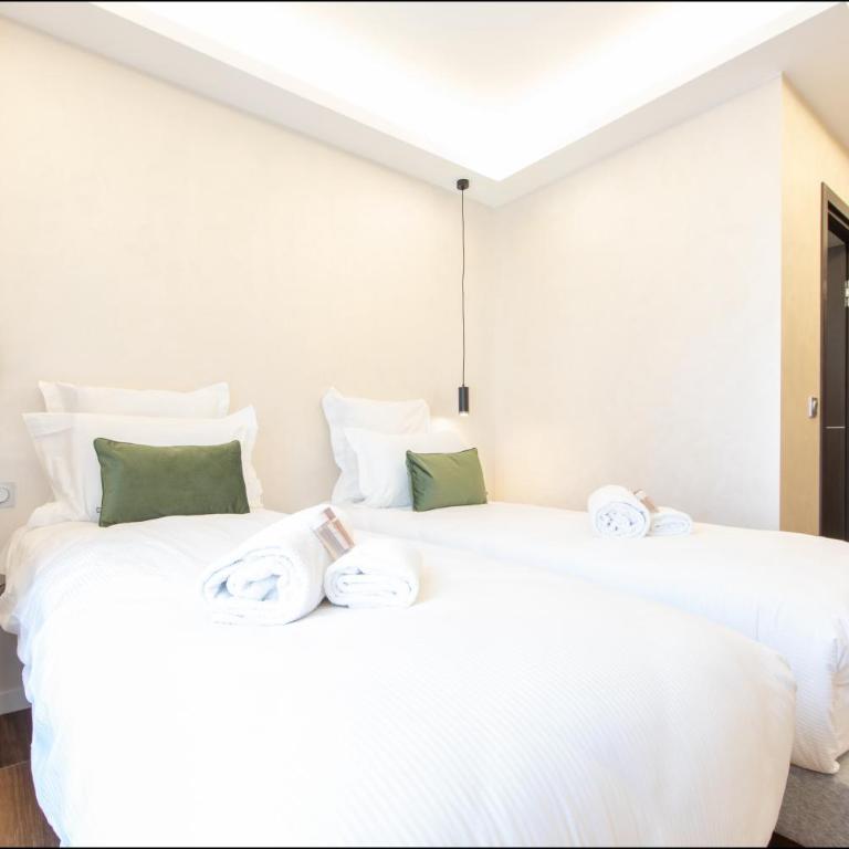 Hôtel Particulier Marceau - Central Cannes - New - Walk to La Croisette - DELTA - Four-Bedroom Suite with balcony - 4