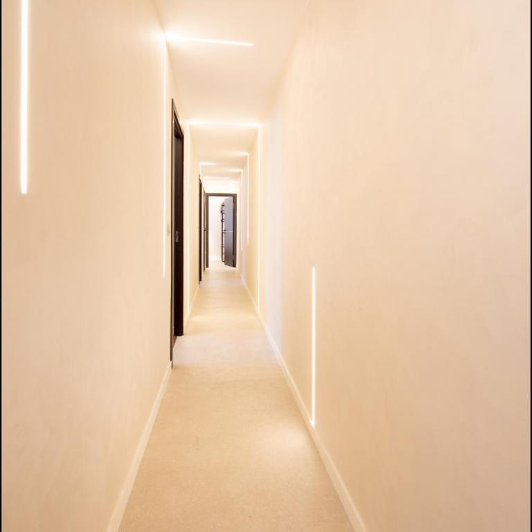 Hôtel Particulier Marceau - Central Cannes - New - Walk to La Croisette - DELTA - Four-Bedroom Suite with balcony - 18