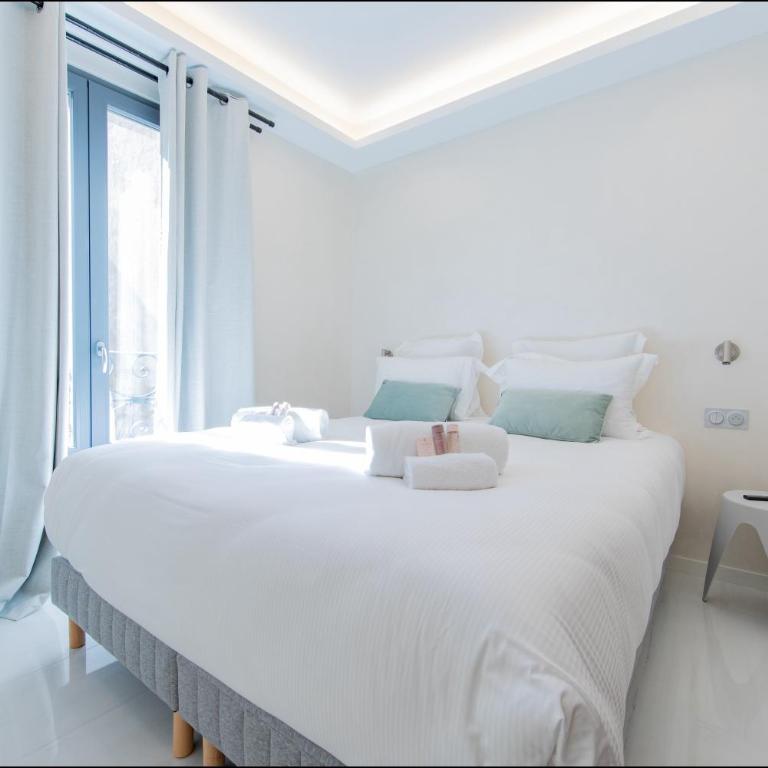 Hôtel Particulier Marceau - Central Cannes - New - Walk to La Croisette - OMEGA - Four-Bedroom Suite with balcony - 3