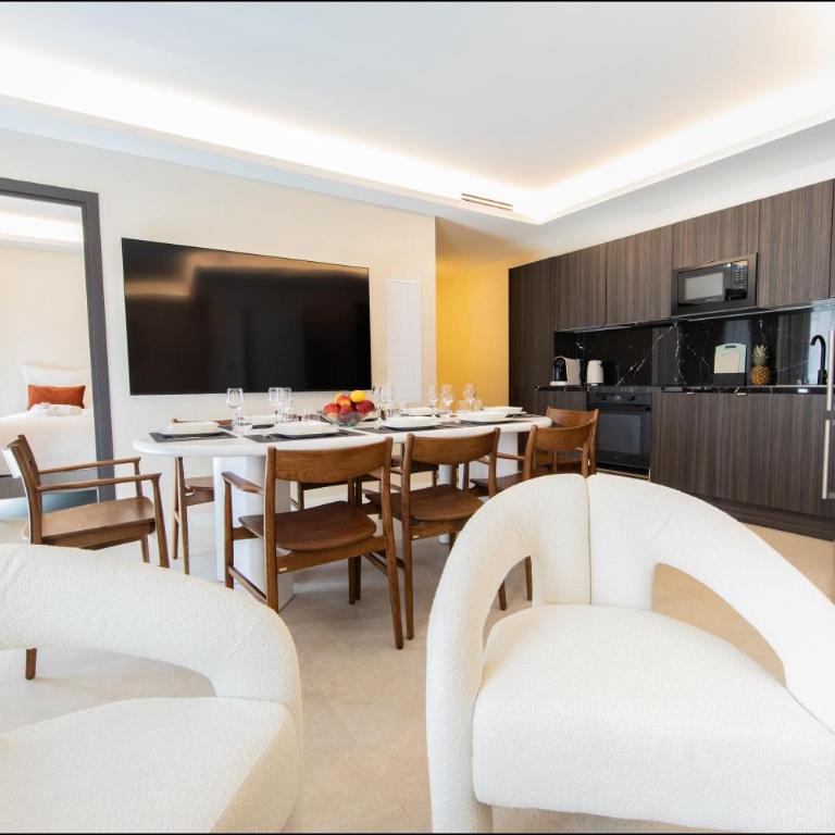 Hôtel Particulier Marceau - Central Cannes - New - Walk to La Croisette - GAMMA - Four-Bedroom Suite with balcony - 1