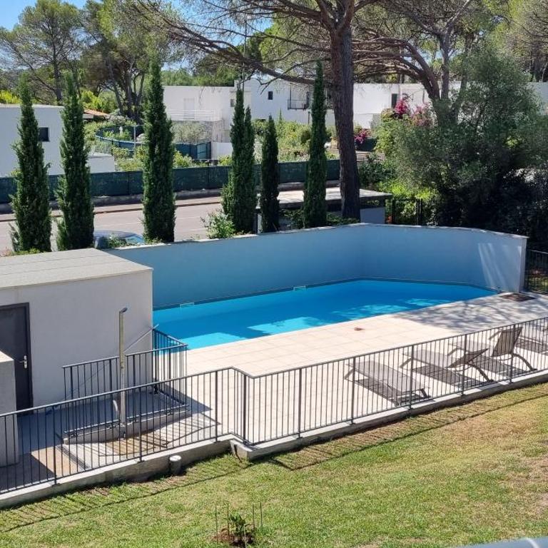 Superbe appartement pour 4, climatisé, piscine et garage - Apartment mit 2 Schlafzimmern - 3