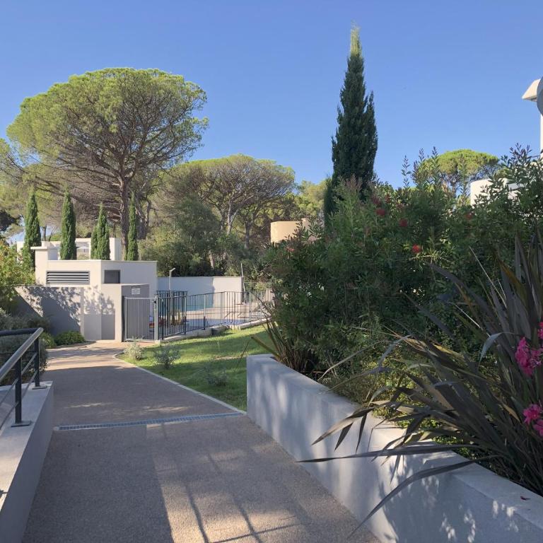 Superbe appartement pour 4, climatisé, piscine et garage - Apartment mit 2 Schlafzimmern - 30