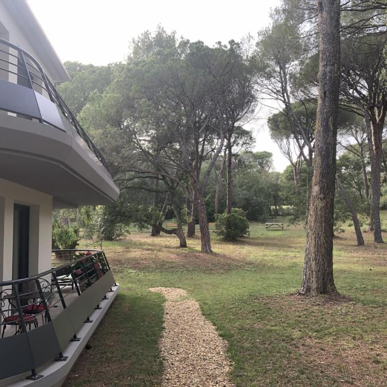 Superbe appartement pour 4, climatisé, piscine et garage - Apartment mit 2 Schlafzimmern - 28