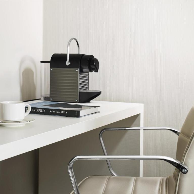NH Madrid Atocha - Superior Double or Twin Room - 2