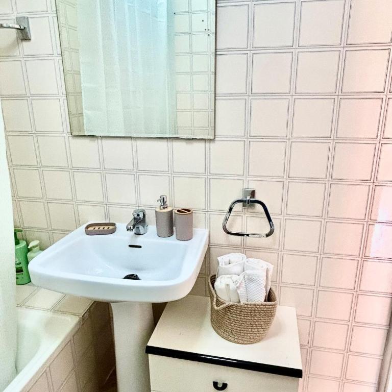 Casa Bellevue - Two-Bedroom Apartment with Balcony and Terrace - 6