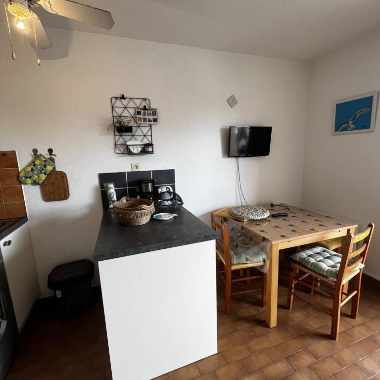 Studio Cabine pour 4 avec Ascenseur – Vue Marina, Plage à 2 Pas - Studio-Apartment mit Balkon - 4