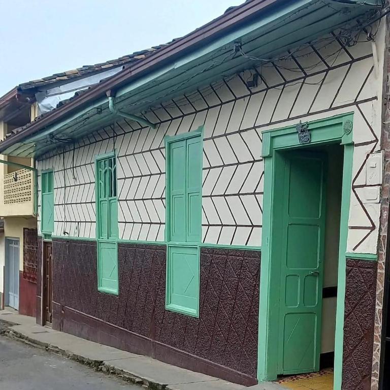 Casa colonial con encanto en Sonsón - Casa de 5 dormitorios - 4