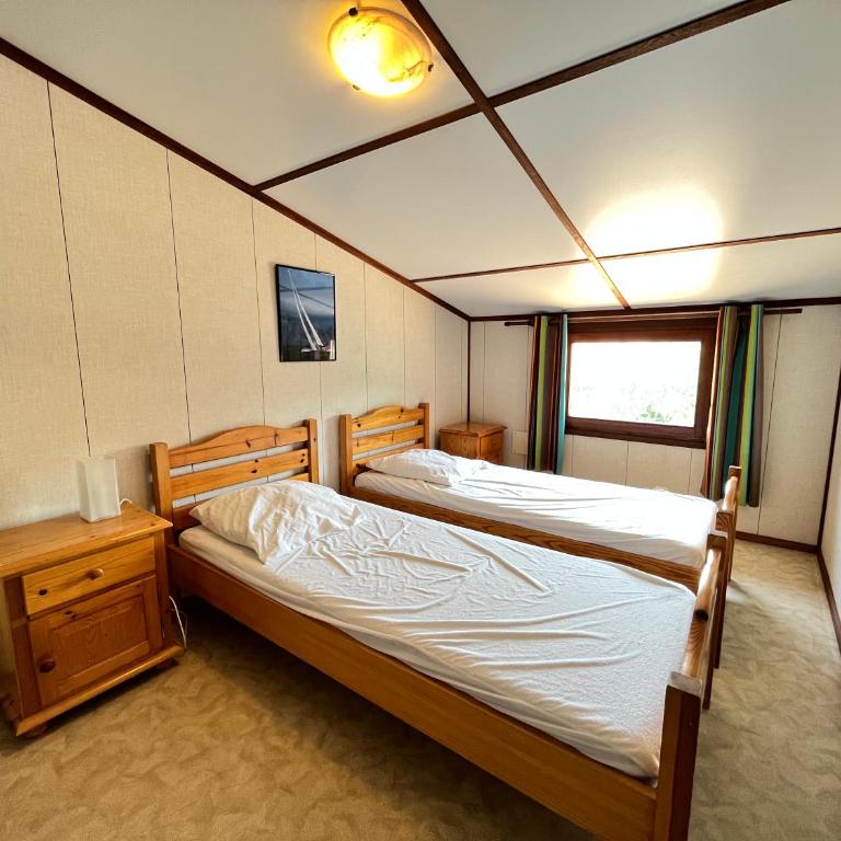 Domaine de vacances à 600m de la plage, villa climatisée 3 chambres 7 couchages WIFI animations piscines en suppléments LRTAMJ36 - Maison 4 Chambres - 6
