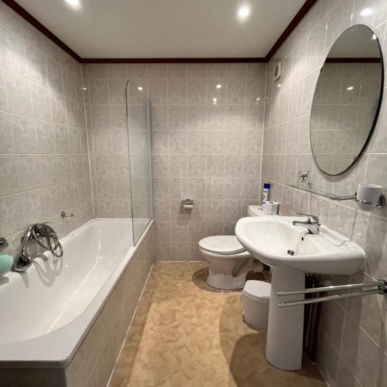 Domaine de vacances à 600m de la plage, villa climatisée 3 chambres 7 couchages WIFI animations piscines en suppléments LRTAMJ36 - Maison 4 Chambres - 12