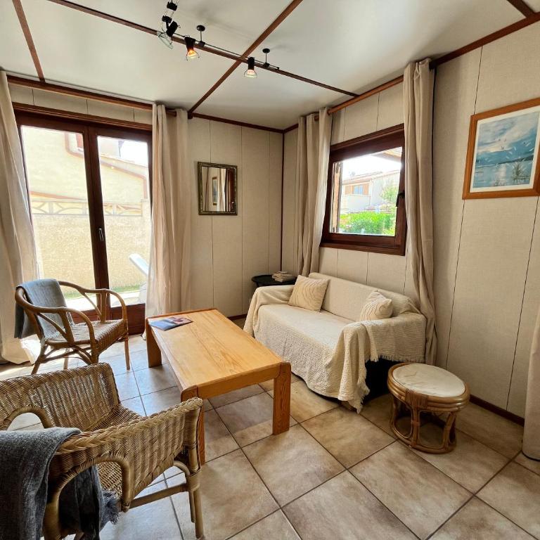 Domaine de vacances à 600m de la plage, villa climatisée 3 chambres 7 couchages WIFI animations piscines en suppléments LRTAMJ36 - Maison 4 Chambres - 4