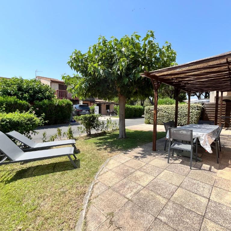 Domaine de vacances à 600m de la plage, villa climatisée 3 chambres 7 couchages WIFI animations piscines en suppléments LRTAMJ36 - Maison 4 Chambres - 2