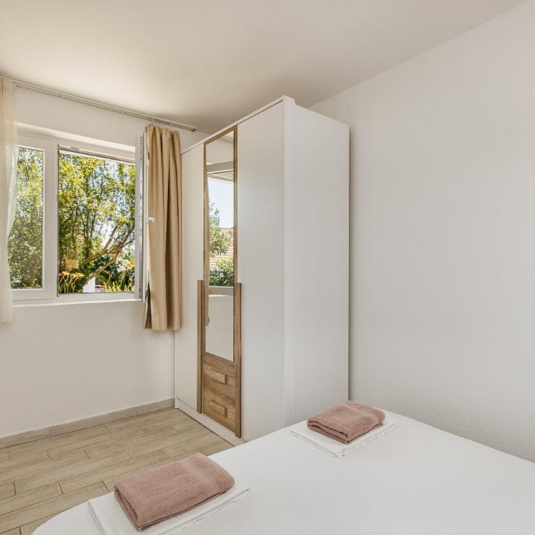 Green Garden Apartments - Apartment with Garden View - 3