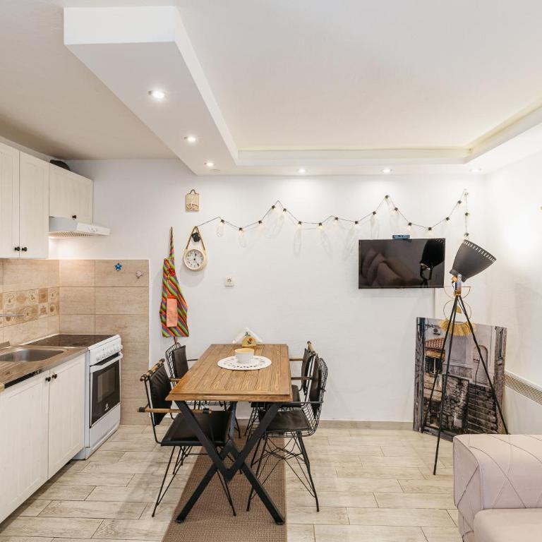Green Garden Apartments - Apartment with Garden View - 22