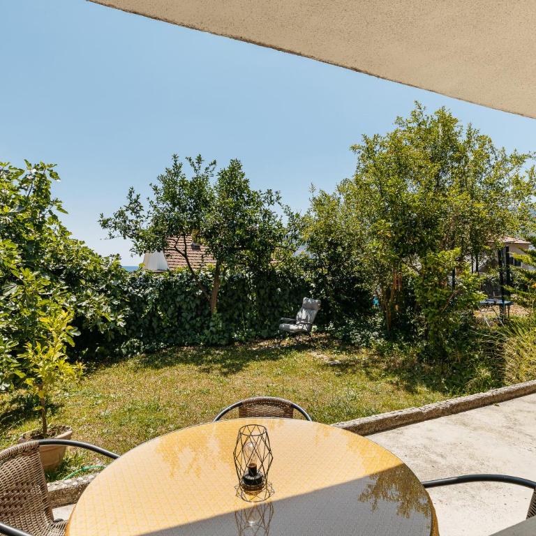 Green Garden Apartments - Apartment with Garden View - 23
