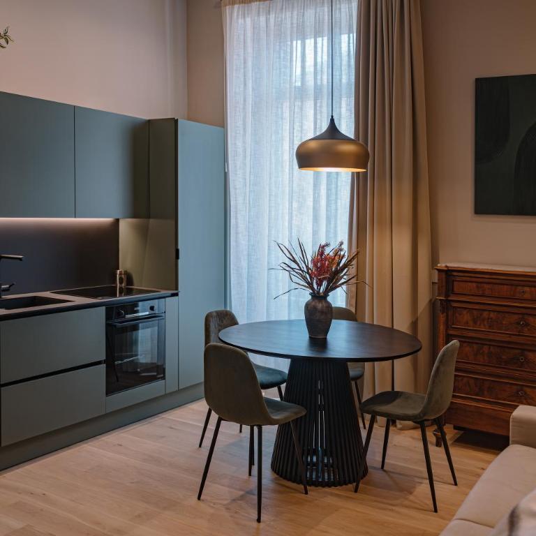 Floris & Silva Apartments - Appartamento Deluxe con 2 Camere da Letto e Balcone - 3