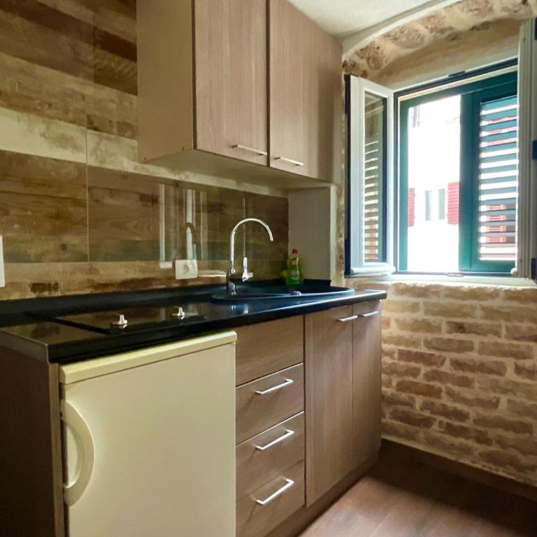 sar 4 - Apartman sa 1 Spavaćom Sobom - 2