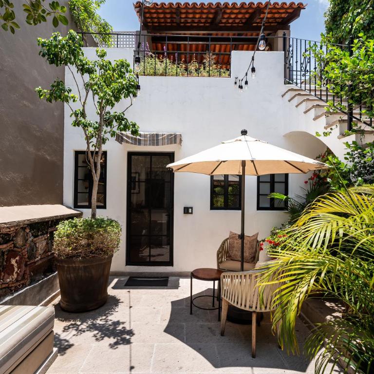 Casa Jari, 2BR Centro Home with Rooftop Terrace - Two-Bedroom House - 5