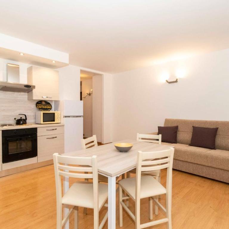 Silenziosa, nel verde, pet allowed: Golden Home* - One-Bedroom Apartment - 9