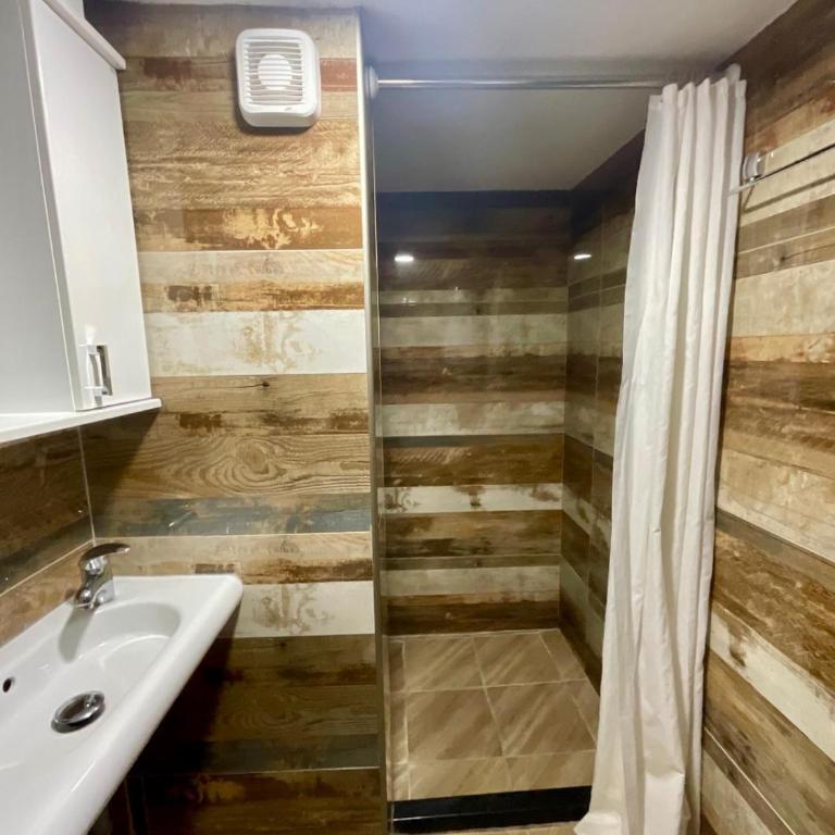 sar 5 - One-Bedroom Apartment - 3