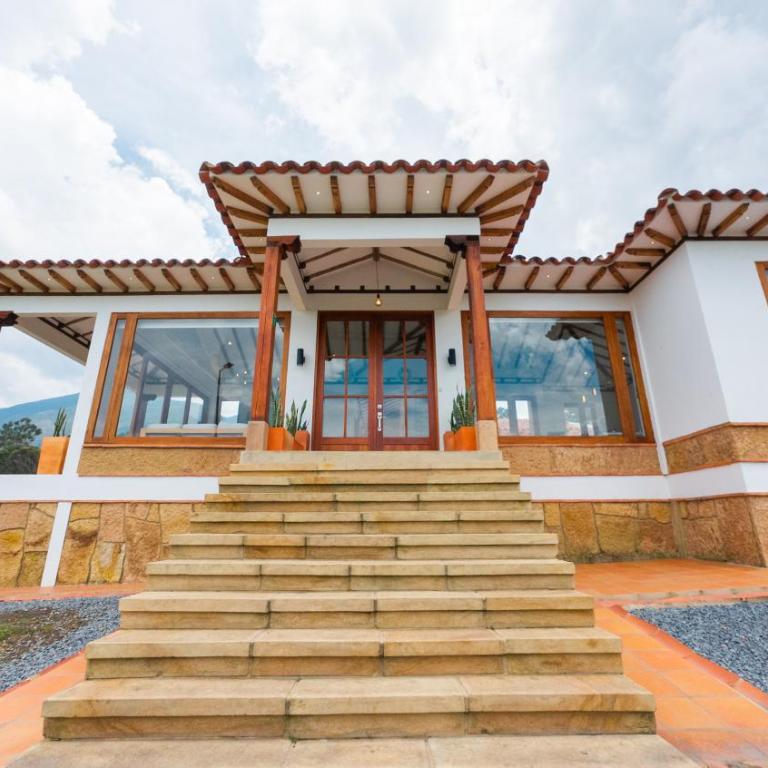 CasaBlanca1 - Three-Bedroom House - 23