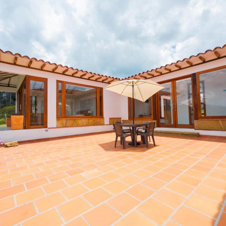 CasaBlanca1 - Three-Bedroom House - 29