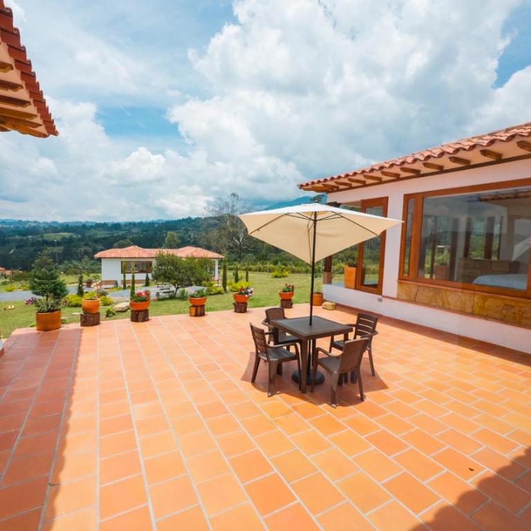 CasaBlanca1 - Three-Bedroom House - 22